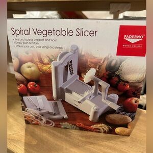 Never Used Paderno Spiral Vegetable Slicer